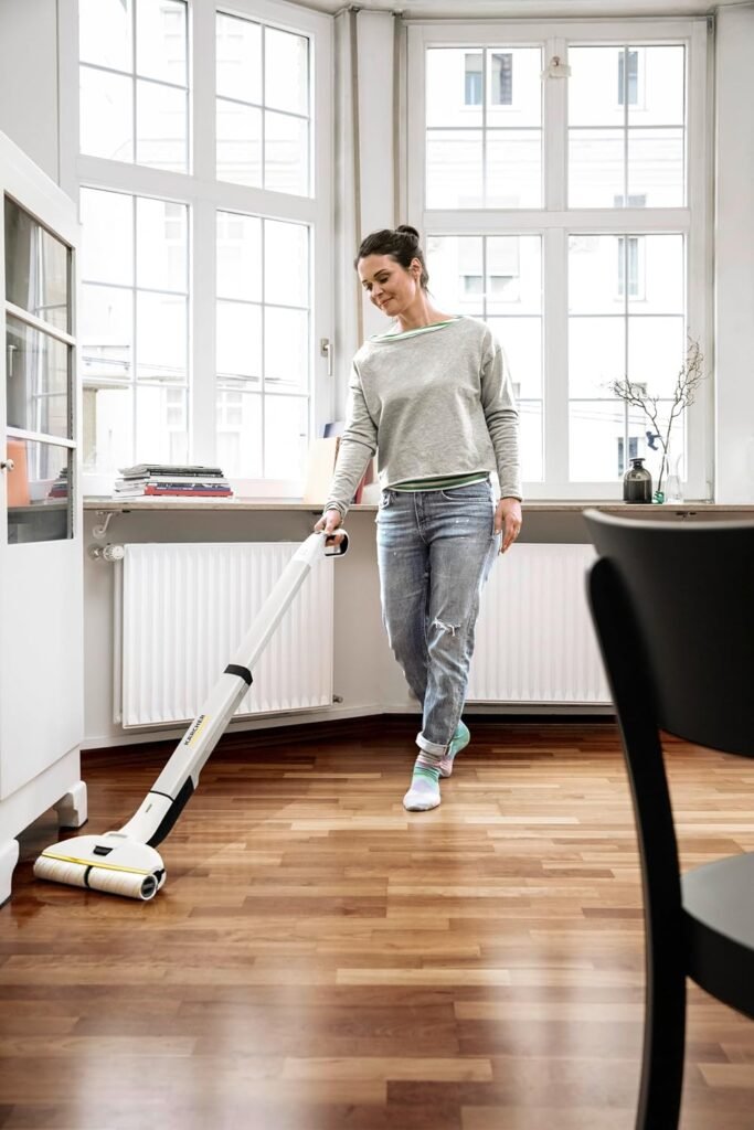 1775429343_Laveur-de-sols-sans-fil-Karcher-EWM-2-pratique-et-efficace-au-quotidien.jpg