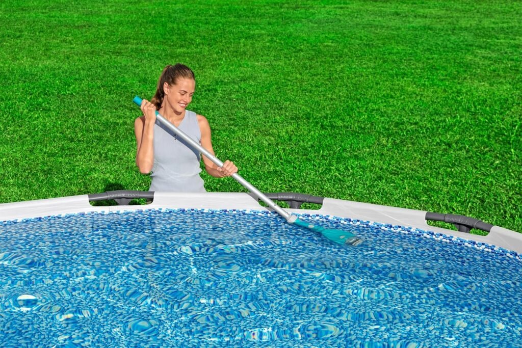 1777226778_Aspirateur-de-spa-sans-fil-Bestway-Aquatech-pour-petits-bassins.jpg