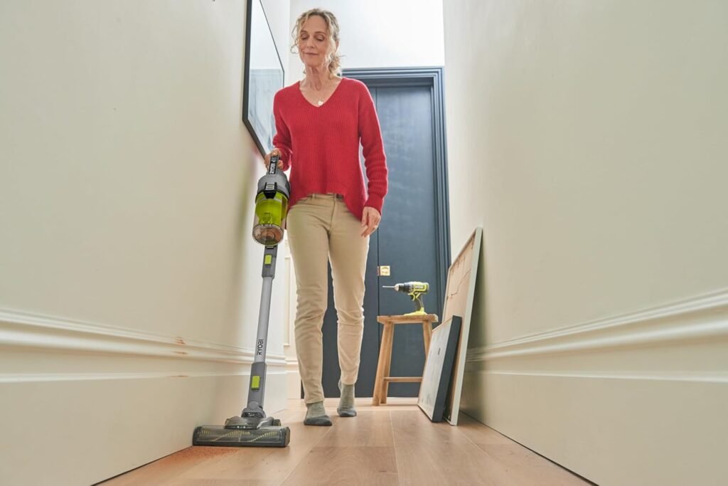 1777312907_Aspirateur-balai-sans-fil-RYOBI-RSVS18-compact-et-pret-a-lemploi.jpg