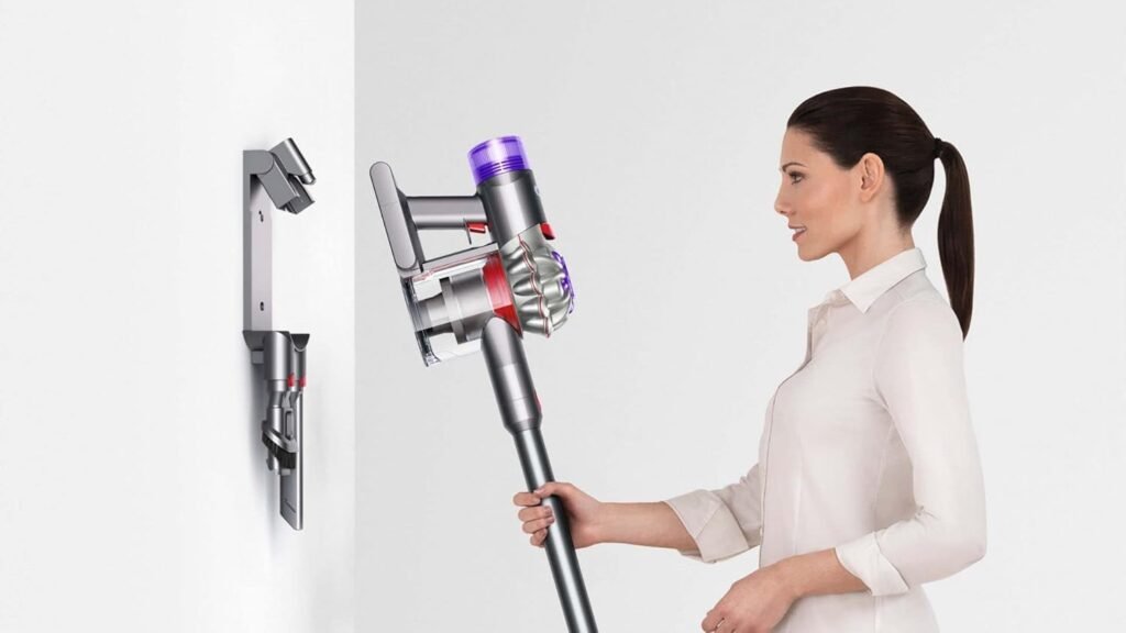 Aspirateur-balai-sans-fil-silencieux-Dyson-V8-Advanced-leger-et-polyvalent.jpg