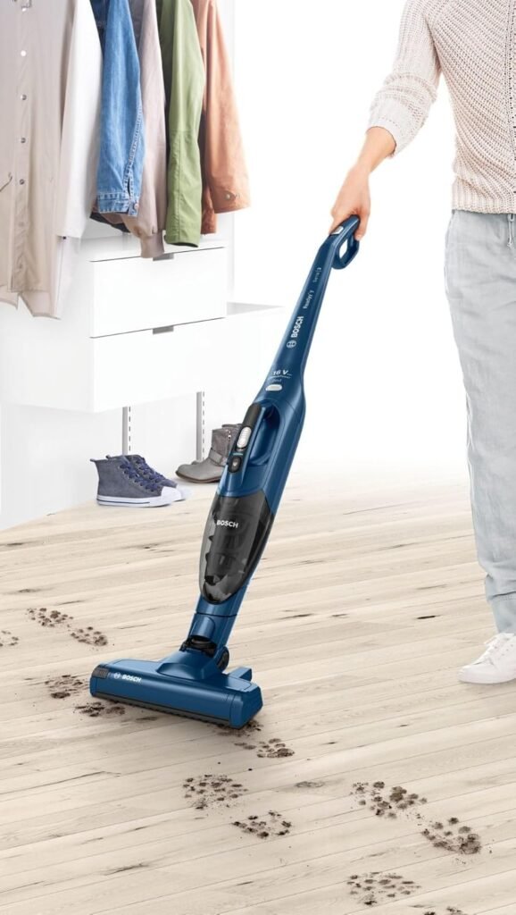 1777814969_Aspirateur-balai-2-en-1-Bosch-BBHF216-pratique-pour-les-petits-logements.jpg