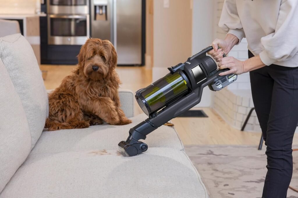 1777920533_Aspirateur-balai-sans-fil-RYOBI-RSVS18BL-Brushless-pour-maison-et-atelier.jpg