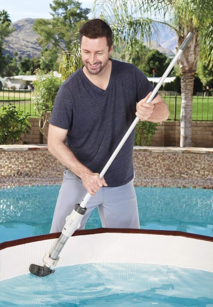 Aspirateur-de-spa-sans-fil-Bestway-Aquascan-pratique-pour-petits-bassins.jpg