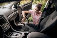 Aspirateur eau et poussières Kärcher WD 2 Plus, compact et polyvalent