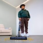 Aspirateur balai 2 en 1 Cecotec Scoba 3000, léger et maniable