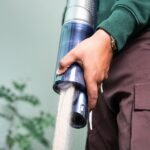 Aspirateur balai 2 en 1 Cecotec Scoba 3000, léger et maniable